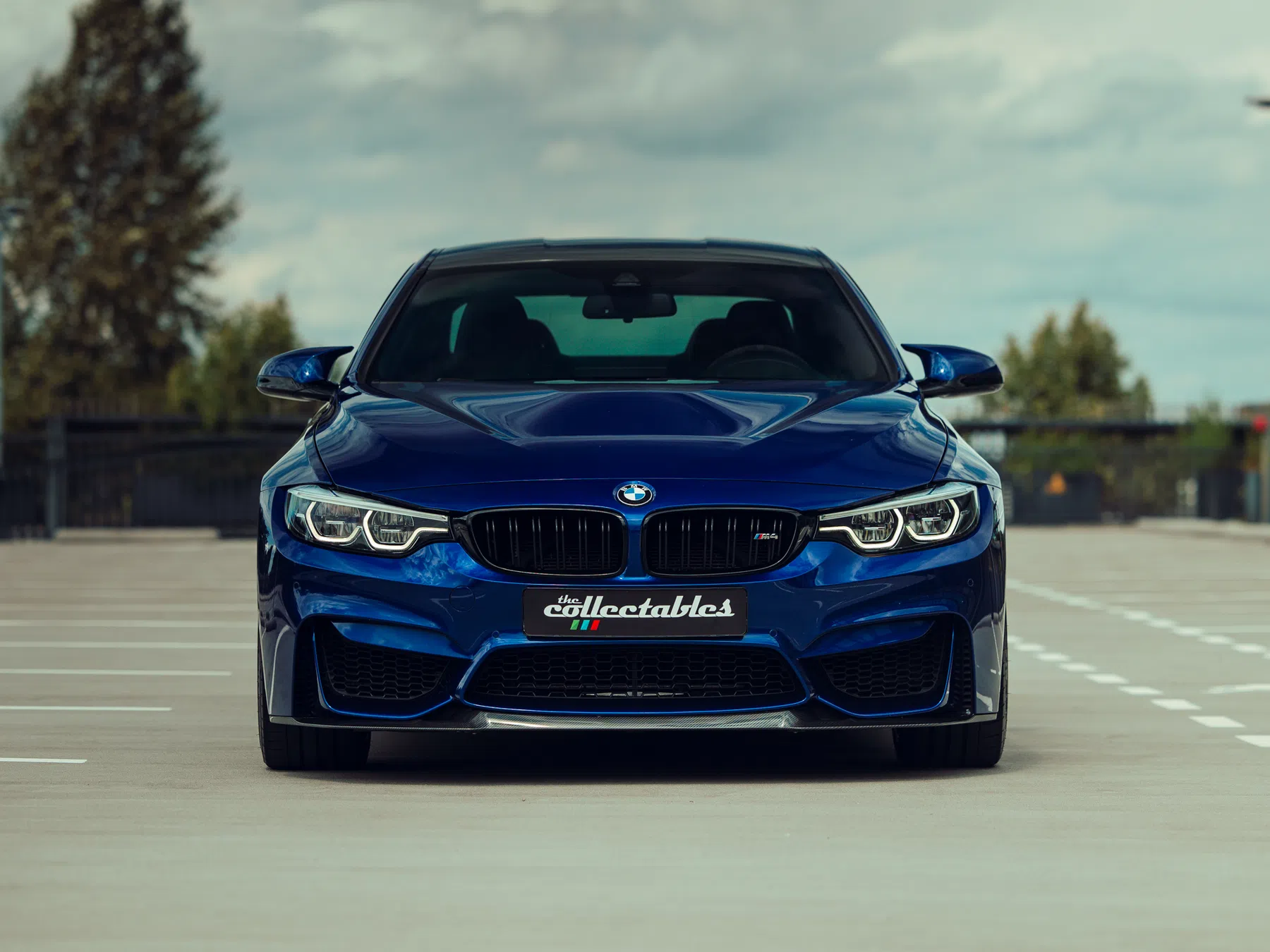 BMW M4 CS blauw